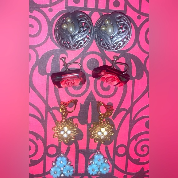 Vintage Clip-On Earring Bundle. - Picture 2 of 3